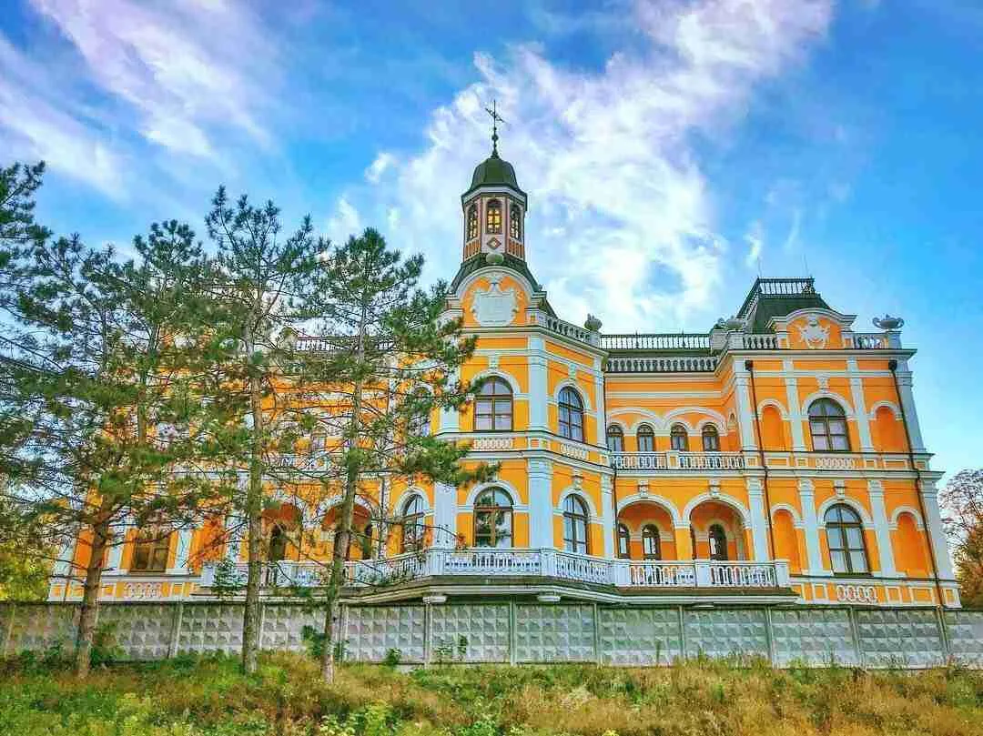 Дворец Манук-Бея