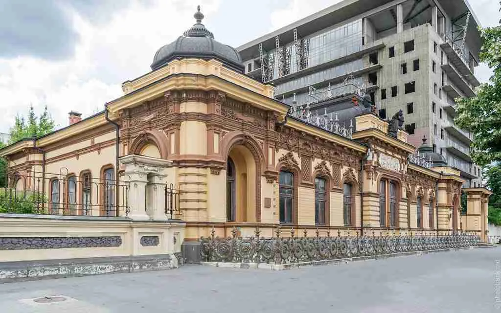 Городской особняк \"Владимир Херца\"