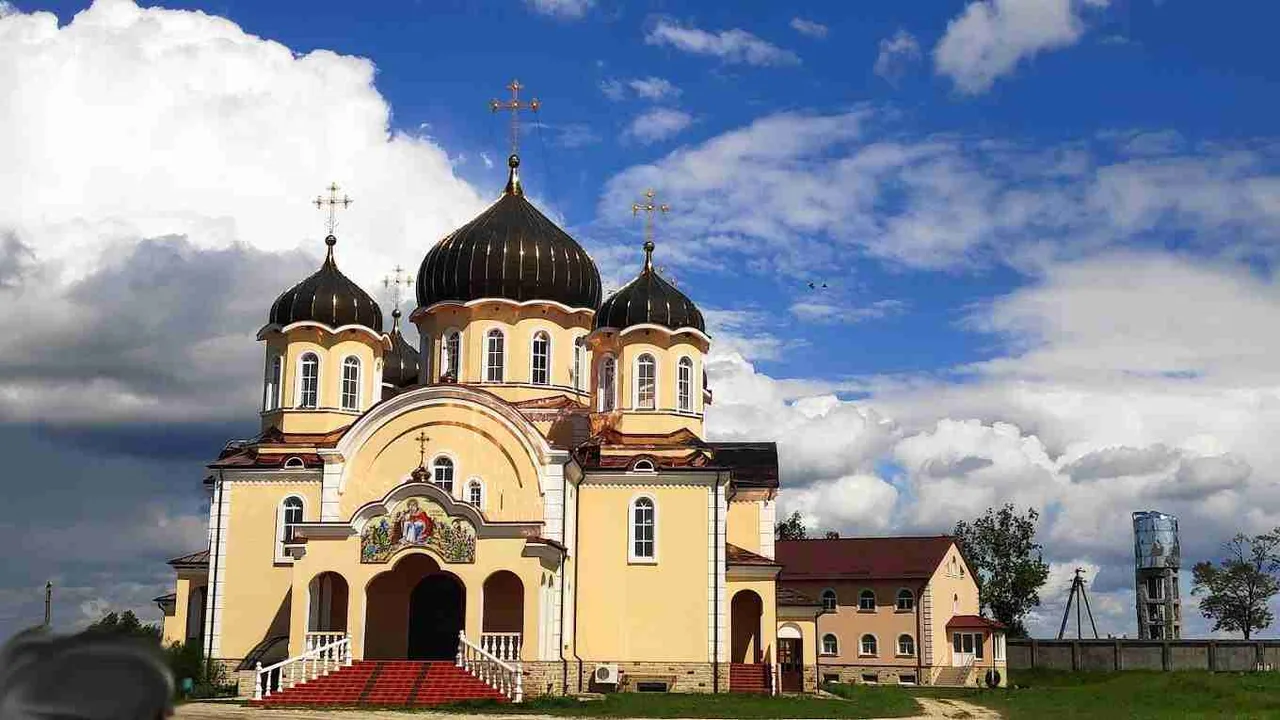 Монастырь Никорень