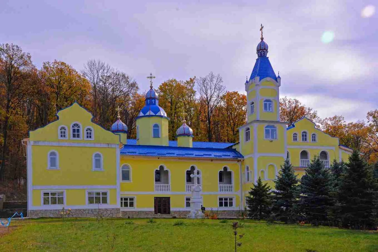 Монастырь Веверица