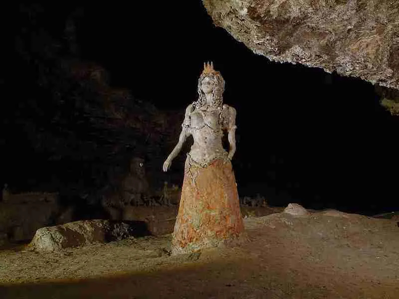 Пещера Емил Раковица (Золушка)